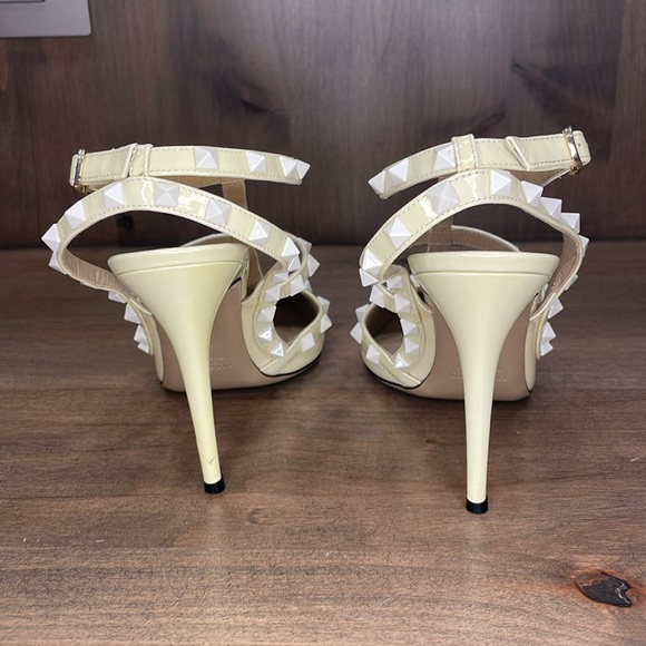Authentic Valentino Rockstud heels 39.5 - Picture 3 of 8